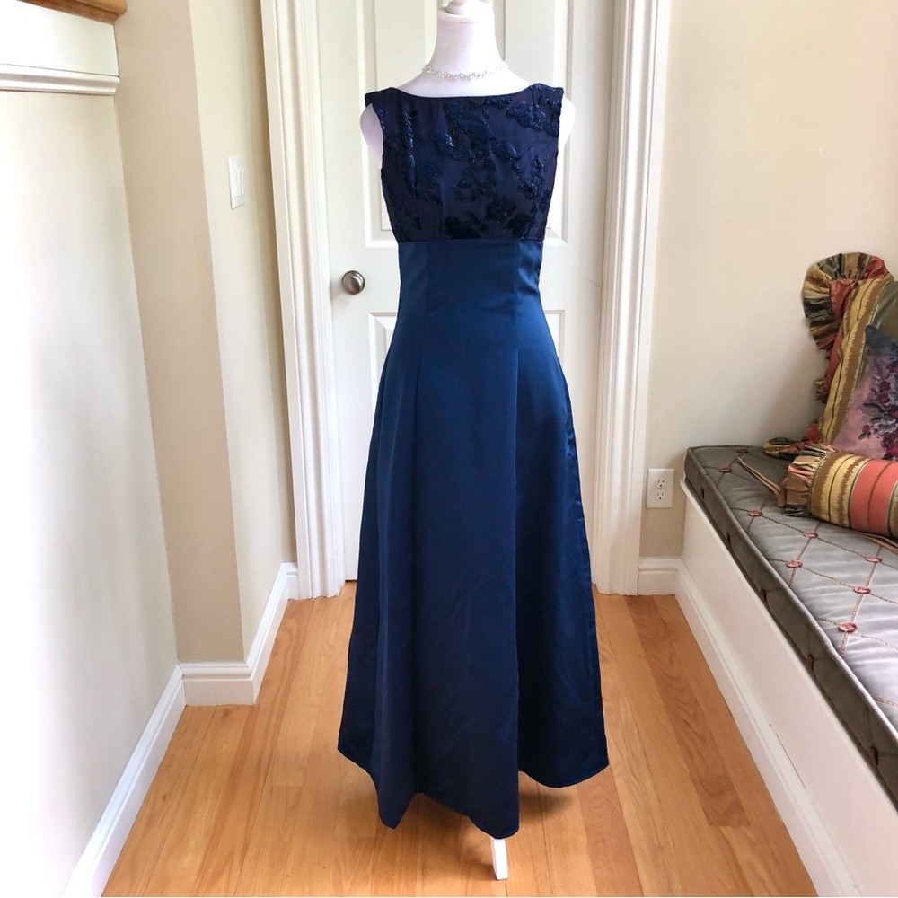 De Lara by Shiela Yen Formal Dress in Blue Burnout Floral Satin Vintage (4)
